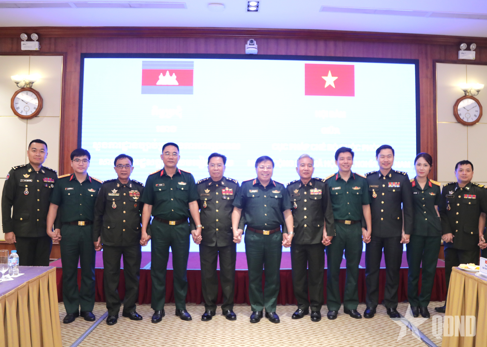 Việt Nam và Campuchia tăng cường hợp tác về pháp luật quân sự, quốc phòng